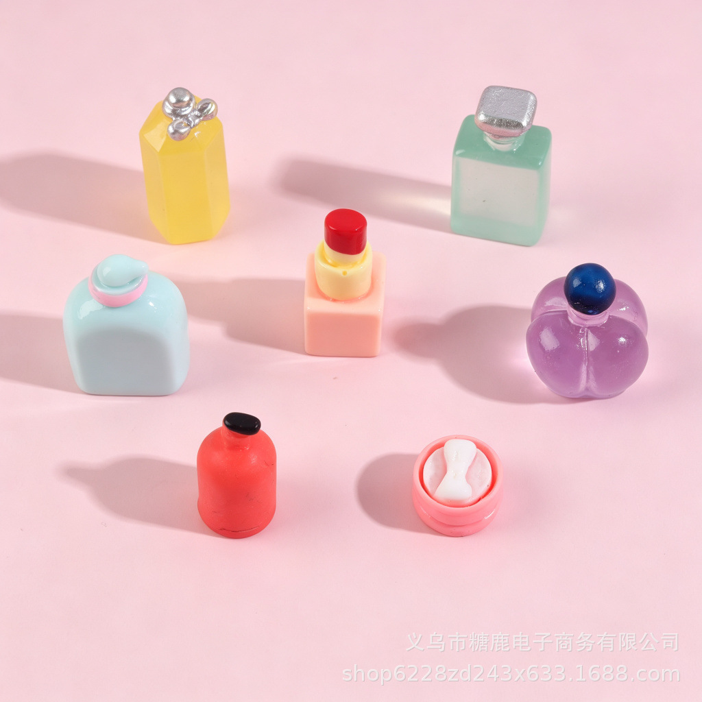 7 قطع من الزينة الراتنجية على  - مراجعة Resin Art Case وسعره