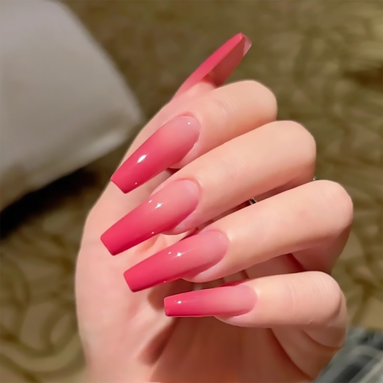 طلاء أظافر جل وردي اللون من ZH - مراجعة Resin Art Rose وسعره